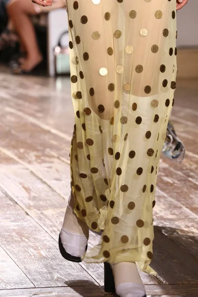 Look 28